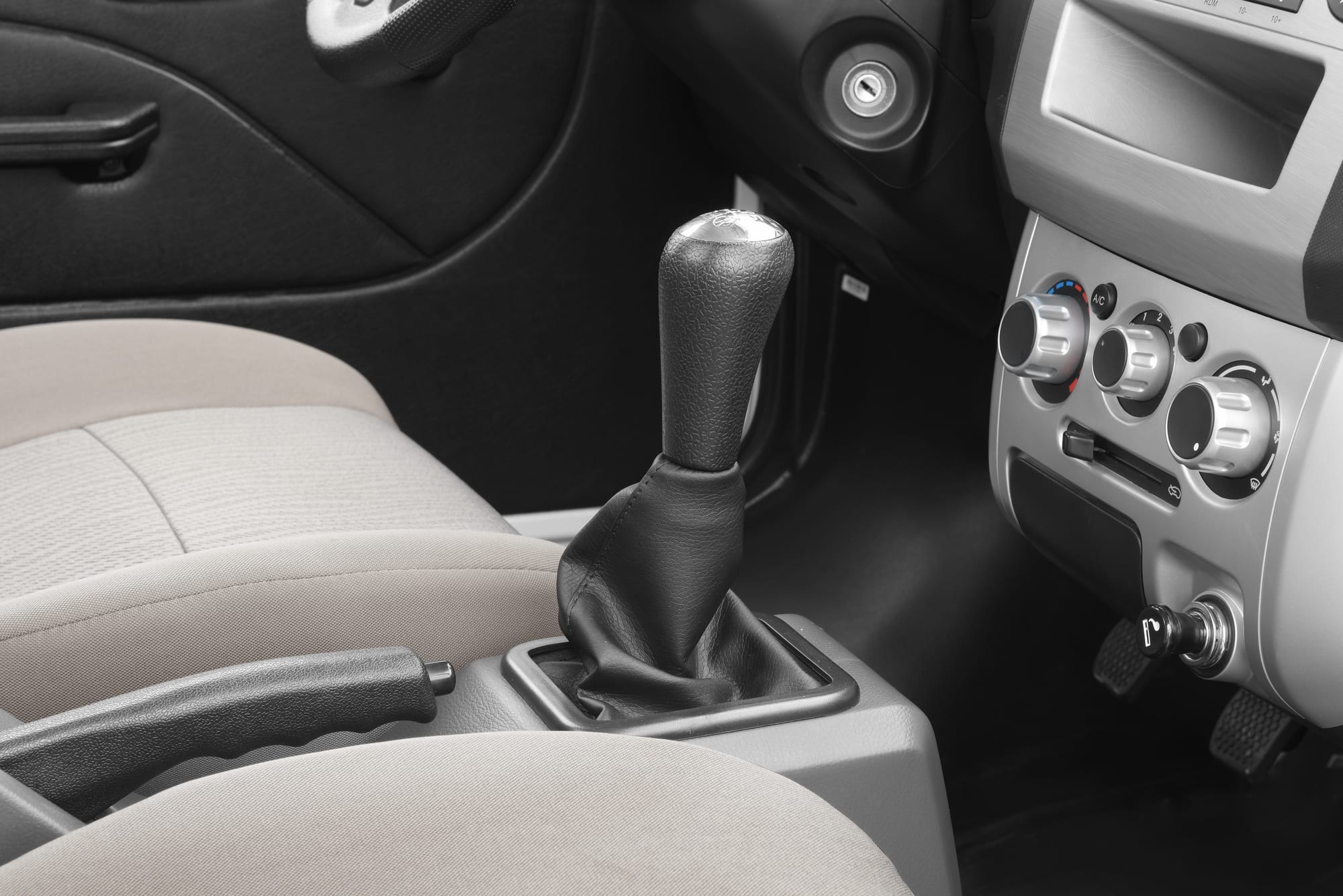 DFSK C31 Pick Up — interior de cabina