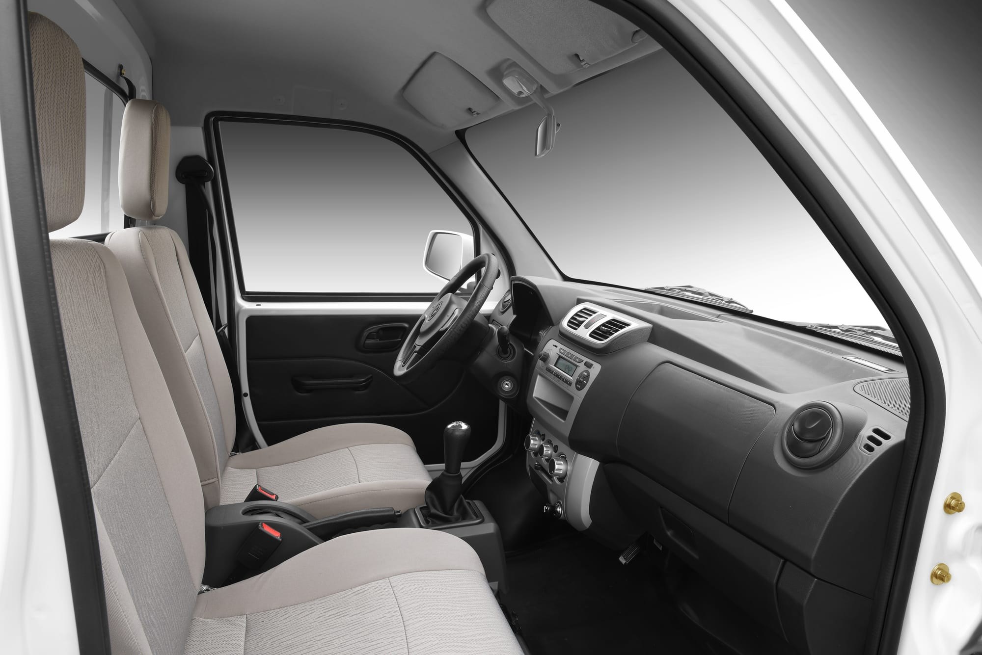 DFSK C31 Pick Up — interior de cabina