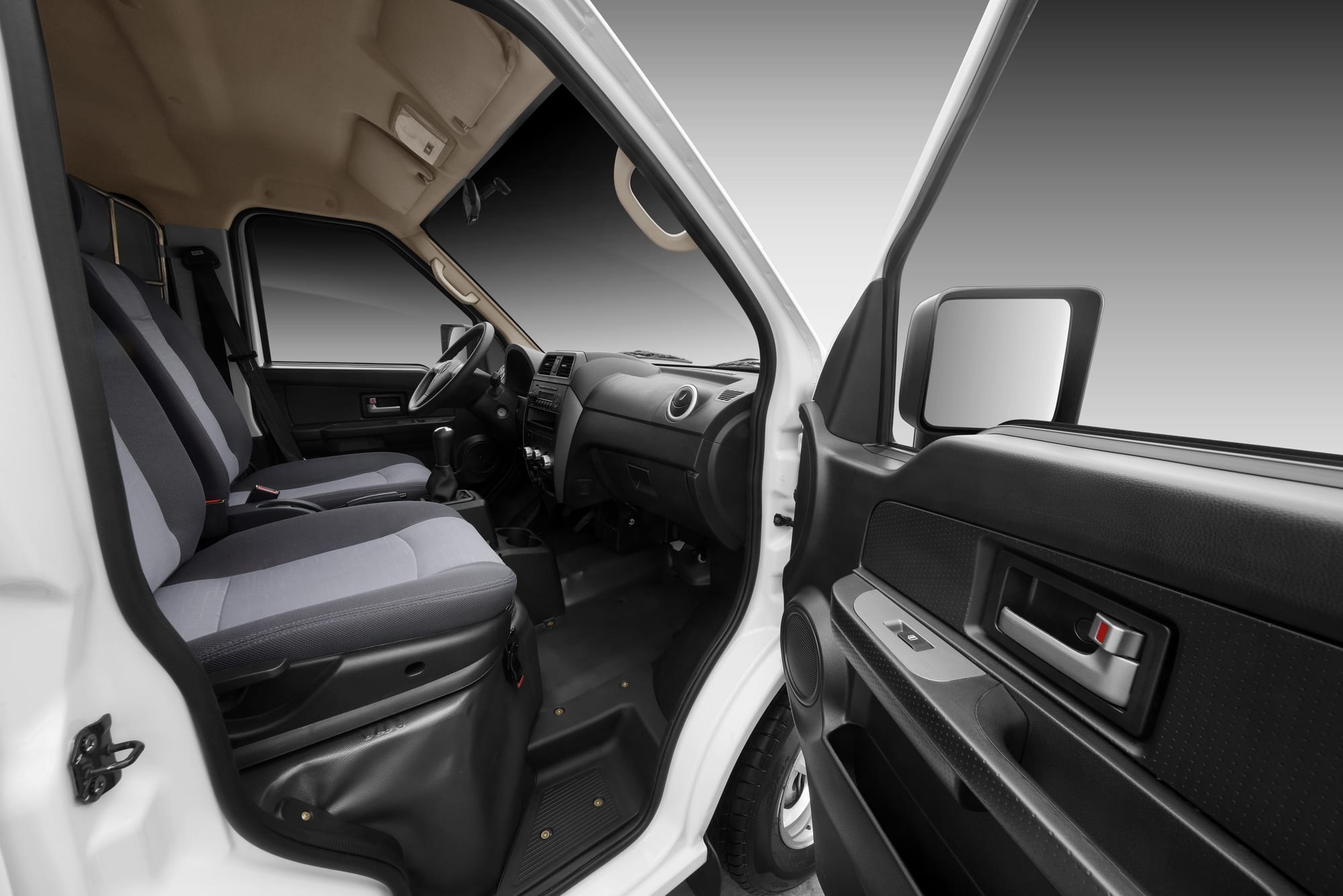 DFSK C35 Van de Carga — interior de cabina