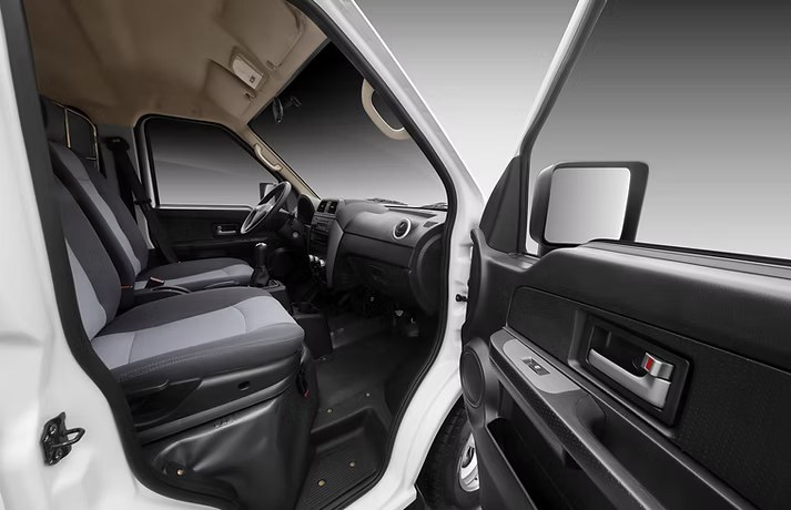 DFSK C35 Van de Carga — interior de cabina