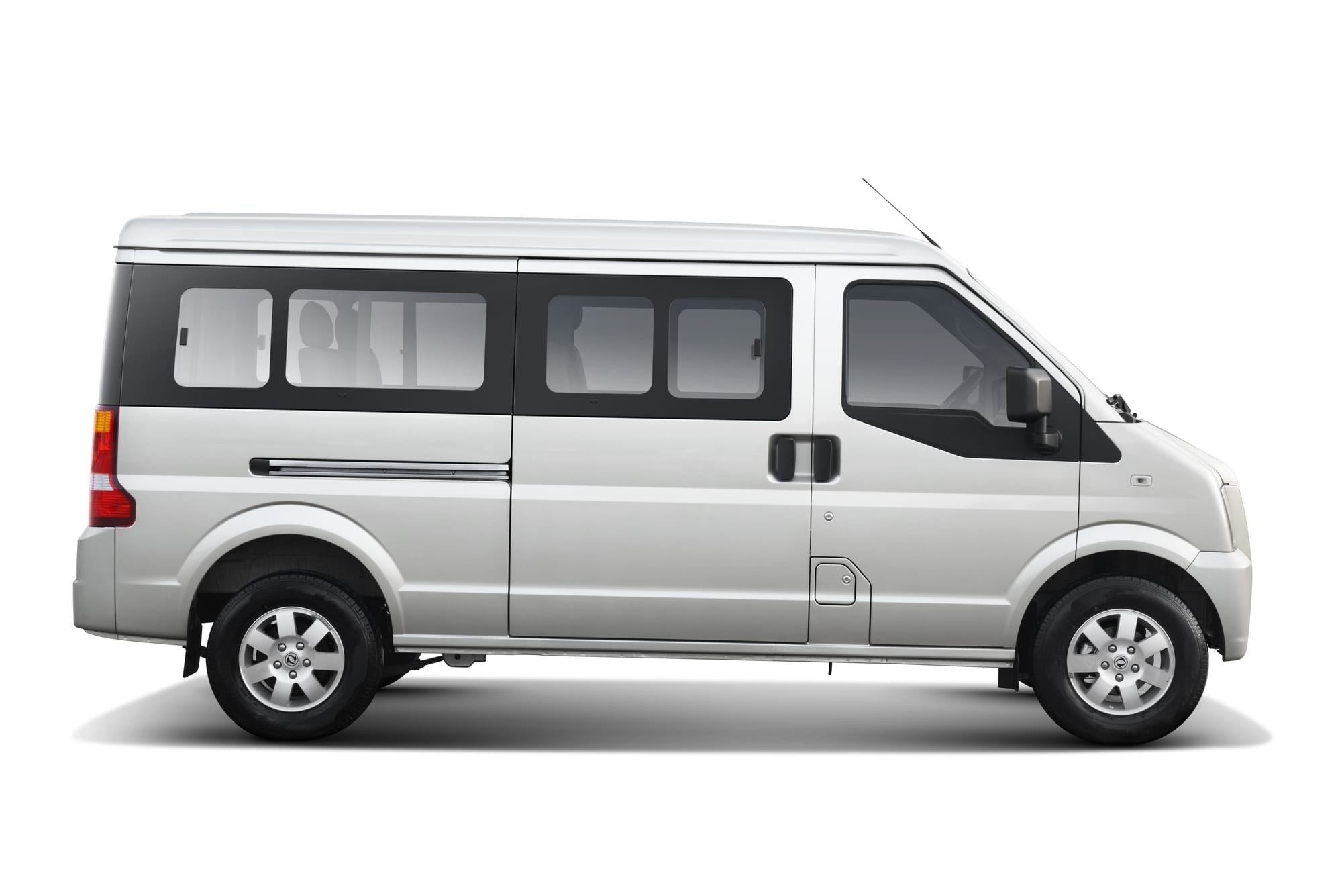 DFSK C37 Van Pasajeros — vista exterior
