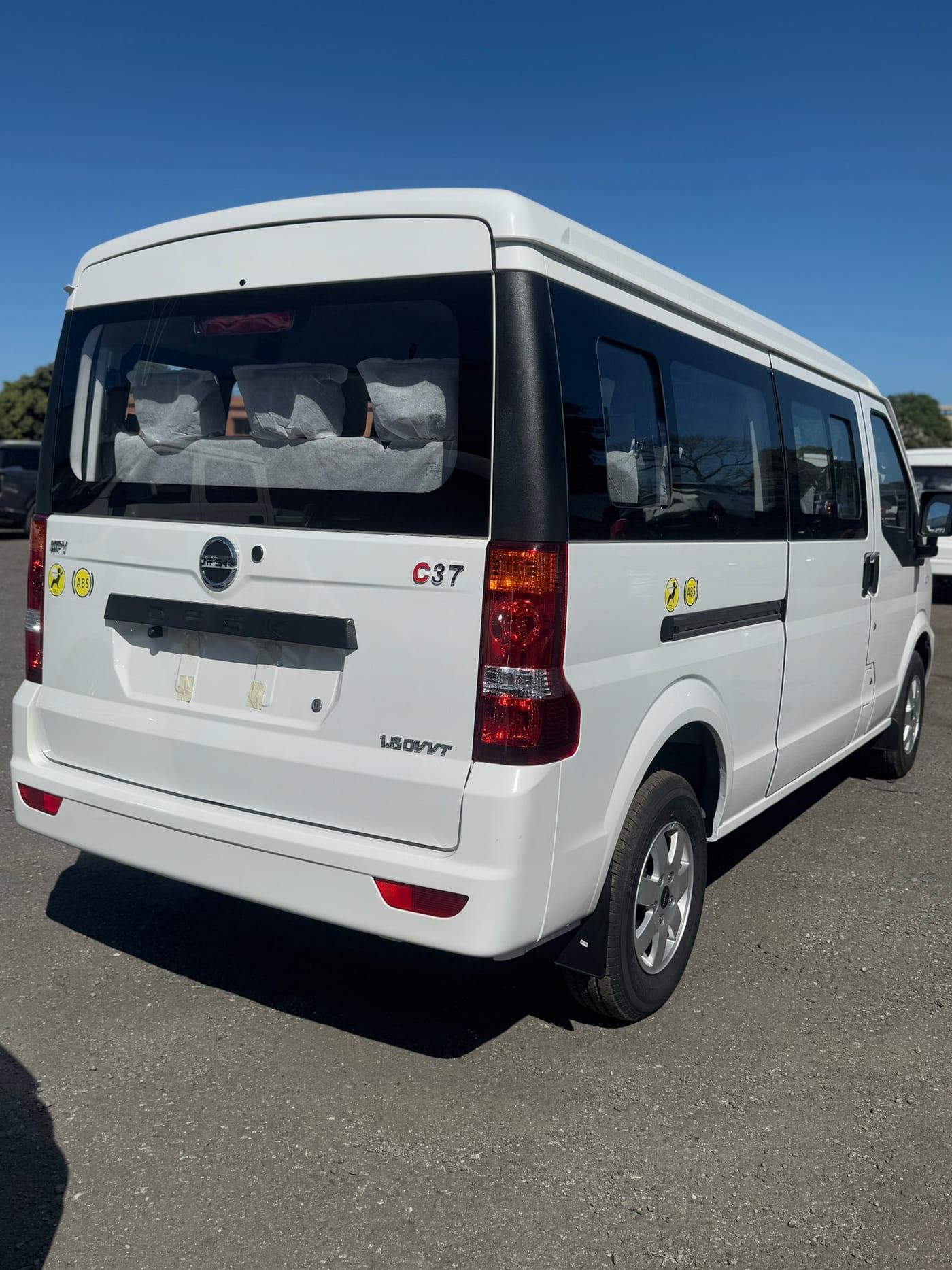 DFSK C37 Van Pasajeros — vista exterior