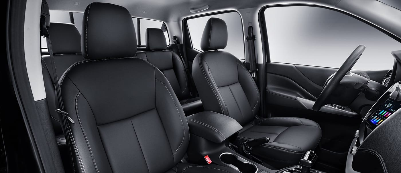 DFSK D1 4x4 Pick Up — interior de cabina