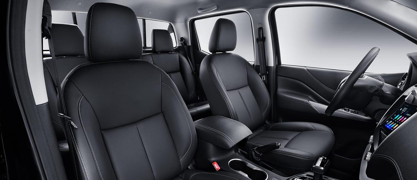 DFSK D1 4x4 Pick Up — interior de cabina