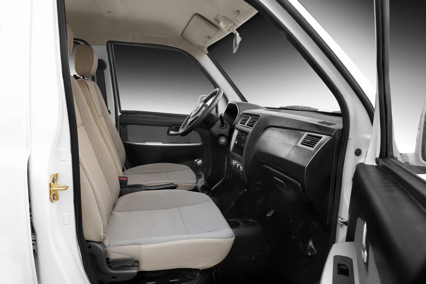 DFSK K01S Pick Up — interior de cabina